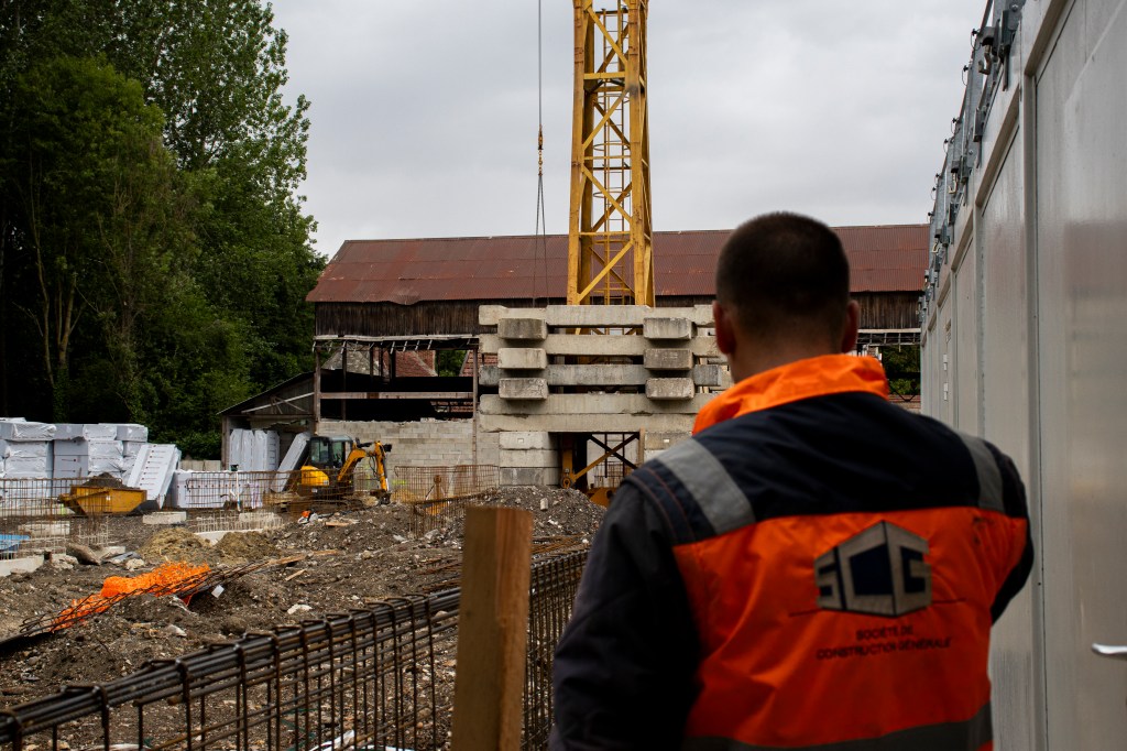 Un îlot de calme sort de&nbsp;terre.